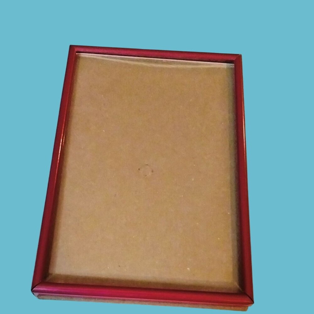 Red Metal Picture Frame Easel Contemporary Modern Minimalist 4x6 Photo